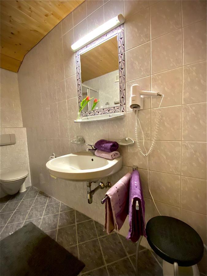 Aparts Handle Und Haus Bergblick Appartement Pfunds Buitenkant foto