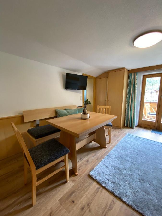 Aparts Handle Und Haus Bergblick Appartement Pfunds Buitenkant foto
