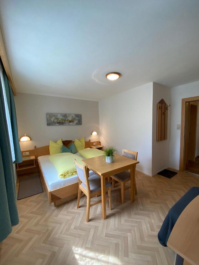 Aparts Handle Und Haus Bergblick Appartement Pfunds Buitenkant foto