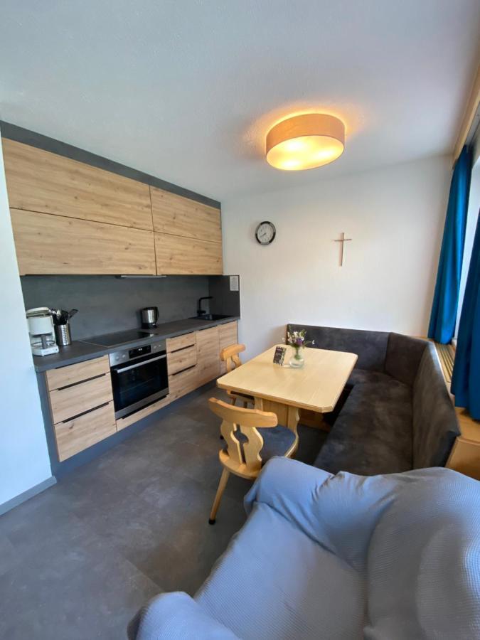 Aparts Handle Und Haus Bergblick Appartement Pfunds Buitenkant foto