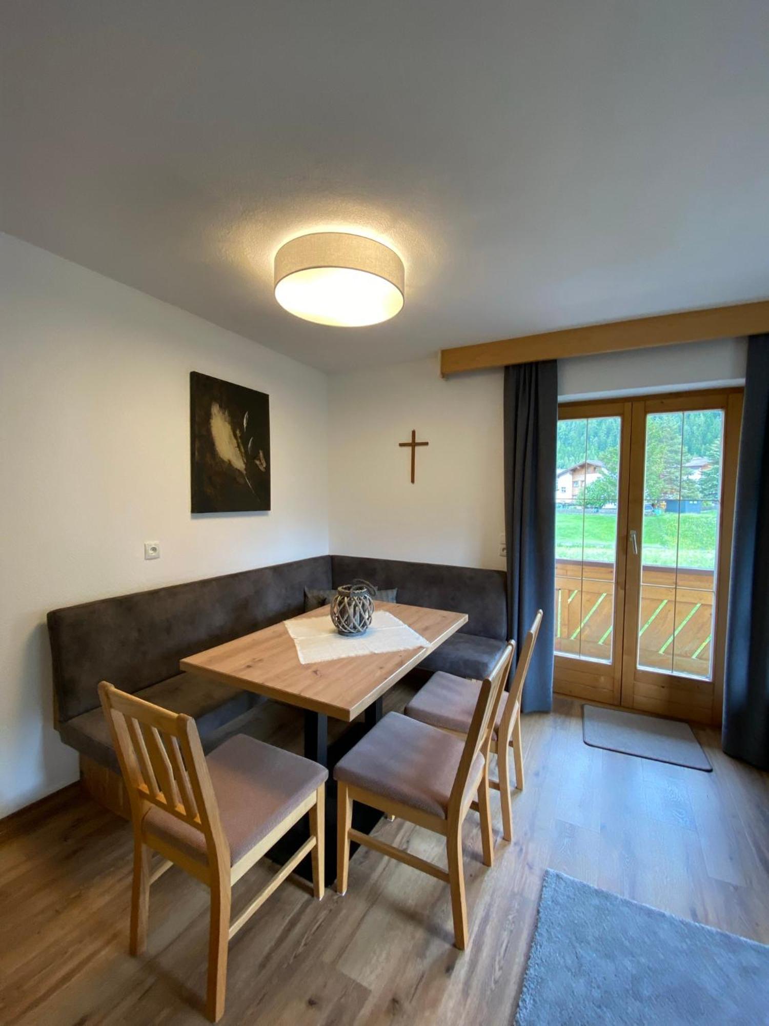 Aparts Handle Und Haus Bergblick Appartement Pfunds Buitenkant foto